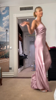 Federica Pellegrini feet photo thumbnail
