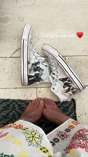 Federica Pellegrini feet photo thumbnail