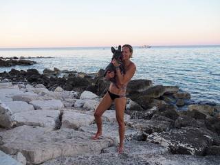 Federica Pellegrini feet photo thumbnail