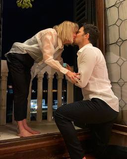 Federica Pellegrini feet photo thumbnail