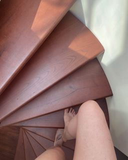Federica Pellegrini feet photo thumbnail