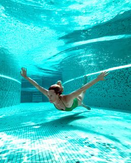 Federica Pellegrini feet photo thumbnail