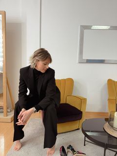 Federica Pellegrini feet photo thumbnail