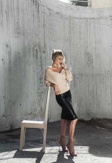 Fei Skorda feet photo thumbnail