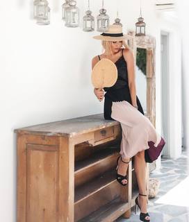Fei Skorda feet photo thumbnail