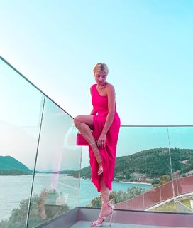 Fei Skorda feet photo thumbnail