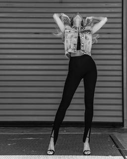 Fei Skorda feet photo thumbnail