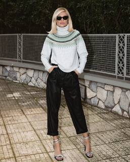 Fei Skorda feet photo thumbnail
