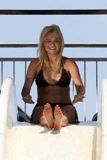 Fei Skorda feet photo thumbnail