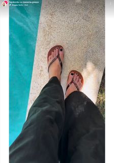 Fei Skorda feet photo thumbnail