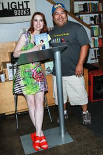 Felicia Day feet photo thumbnail