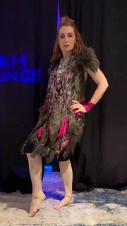 Felicia Day feet photo thumbnail