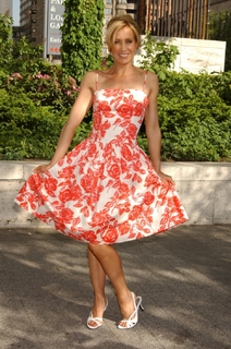 Felicity Huffman feet photo thumbnail