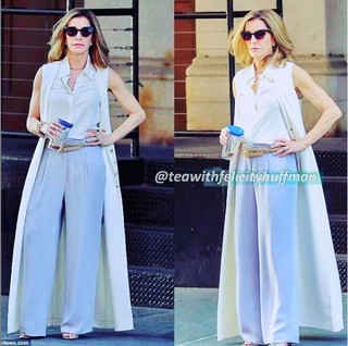 Felicity Huffman feet photo thumbnail