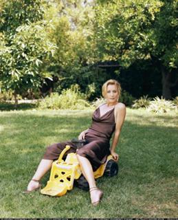 Felicity Huffman feet photo thumbnail