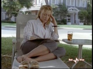Felicity Huffman feet photo thumbnail