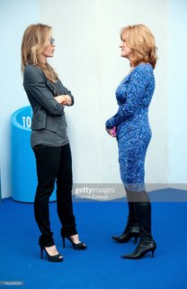 Felicity Huffman feet photo thumbnail