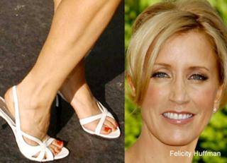 Felicity Huffman feet photo thumbnail