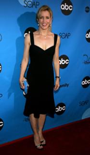Felicity Huffman feet photo thumbnail