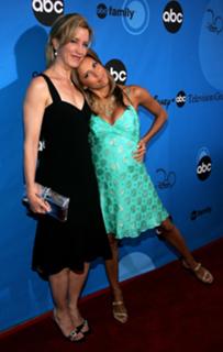 Felicity Huffman feet photo thumbnail