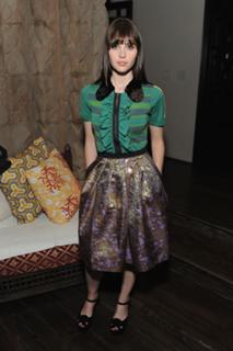 Felicity Jones feet photo thumbnail