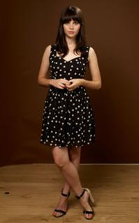Felicity Jones feet photo thumbnail