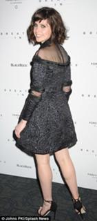 Felicity Jones feet photo thumbnail