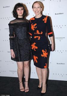 Felicity Jones feet photo thumbnail