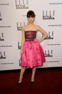 Felicity Jones feet photo thumbnail