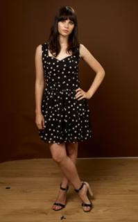 Felicity Jones feet photo thumbnail