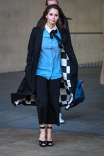 Felicity Jones feet photo thumbnail