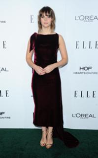 Felicity Jones feet photo thumbnail
