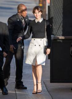 Felicity Jones feet photo thumbnail