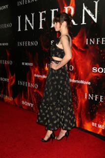 Felicity Jones feet photo thumbnail