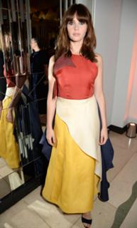 Felicity Jones feet photo thumbnail