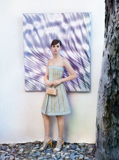 Felicity Jones feet photo thumbnail