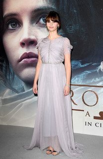 Felicity Jones feet photo thumbnail