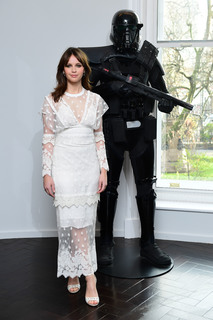 Felicity Jones feet photo thumbnail