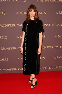 Felicity Jones feet photo thumbnail