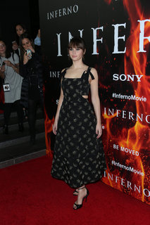 Felicity Jones feet photo thumbnail
