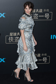 Felicity Jones feet photo thumbnail