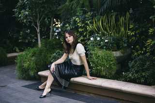 Felicity Jones feet photo thumbnail