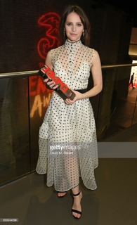 Felicity Jones feet photo thumbnail
