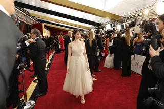 Felicity Jones feet photo thumbnail