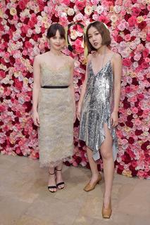 Felicity Jones feet photo thumbnail