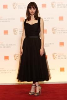 Felicity Jones feet photo thumbnail