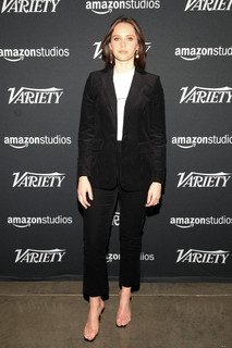 Felicity Jones feet photo thumbnail