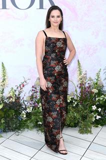 Felicity Jones feet photo thumbnail