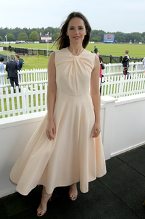Felicity Jones feet photo thumbnail