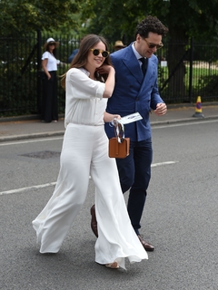 Felicity Jones feet photo thumbnail